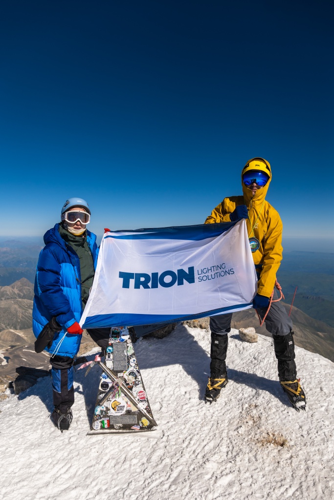 Сотрудники «Трион» на вершине горы Эльбрус